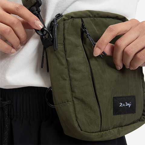 Side Bag Verde | Zee.Dog