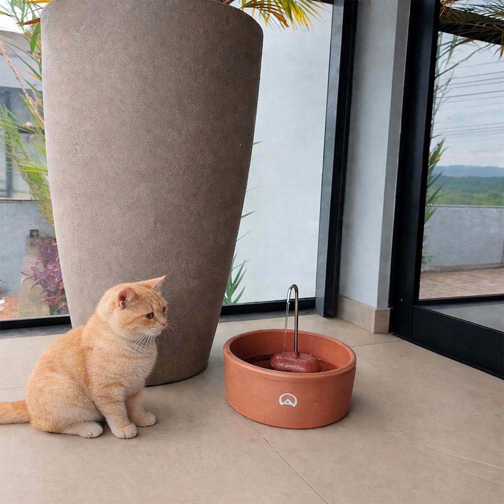 Fonte Amicus Cerâmica Aqua Clay Basic para Cães e Gatos