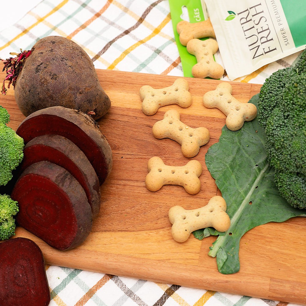 Biscoito Nutrifresh Natural Sabor Brócolis, Cenoura e Beterraba para Cães Adultos